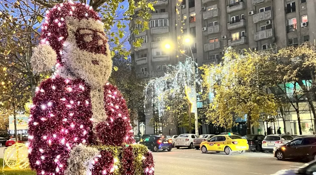 Primele luminițe de Crăciun se aprind în București. Departamentul să înceapă iluminatul stradal de vacanță