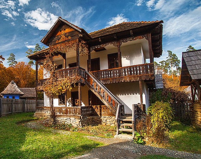 Piaţa imobiliară se „schimbă”. Numărul caselor scoase la vânzare a crescut după cutremurul din Oltenia