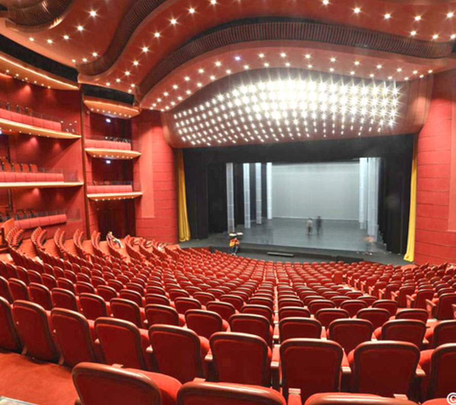 Teatrul Național București este un important centru de cultură de peste 150 de ani