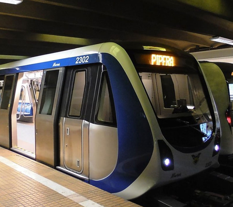 Metroul bucureștean are o istorie de peste 40 de ani și transportă zilnic milioane de oameni